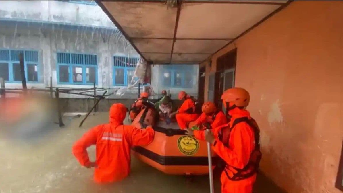 SAR Temukan 8 Korban Meninggal Korban Banjir di Sibolga, 21 Masih Hilang